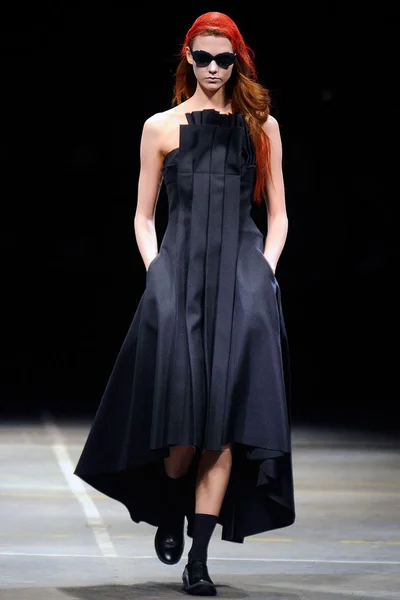 Look 19